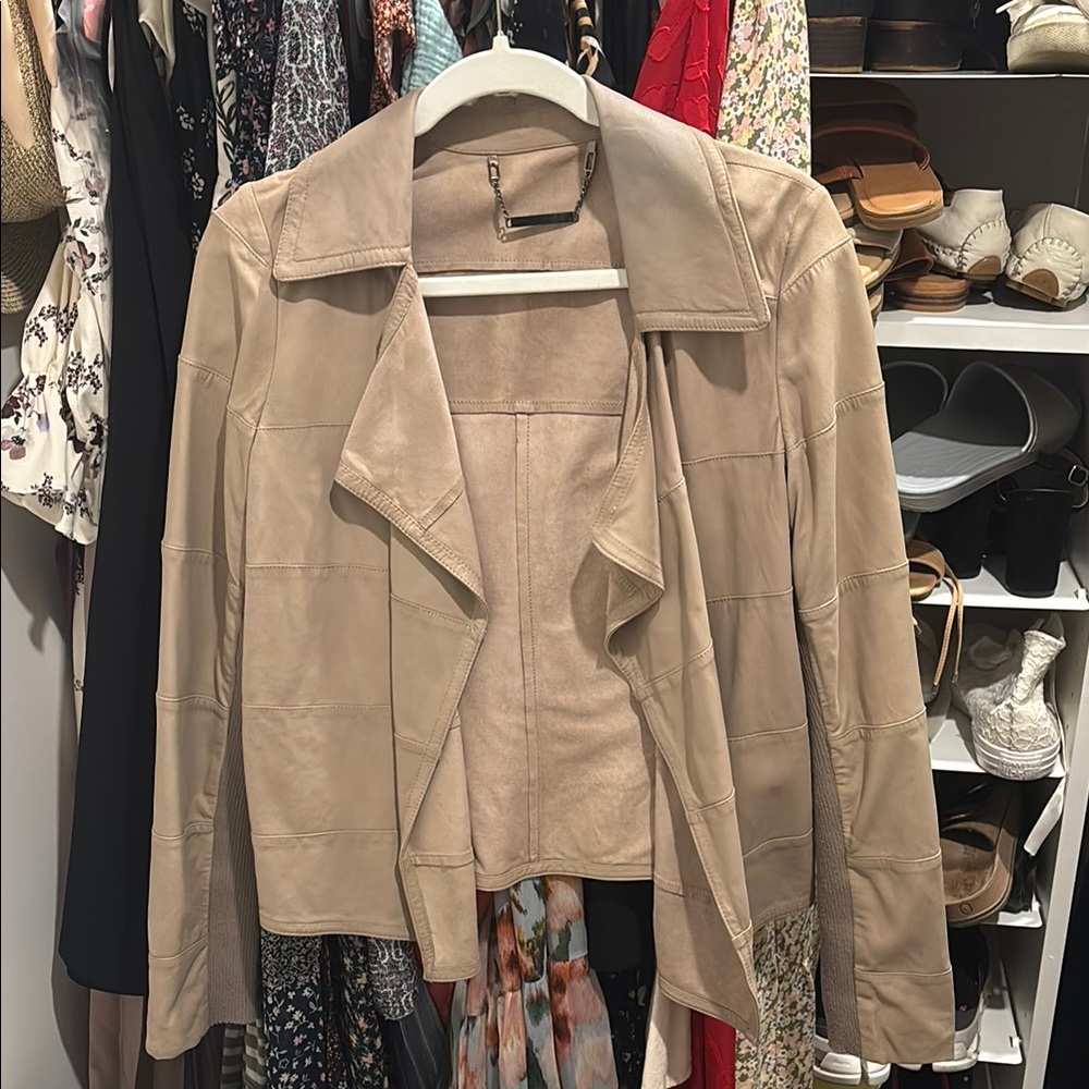 Elegant Beige Women's Jacket